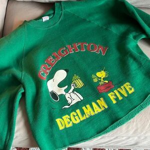 Vintage Rare Creighton x Snoopy Peanuts Cropped Green Crewneck Sweatshirt Large